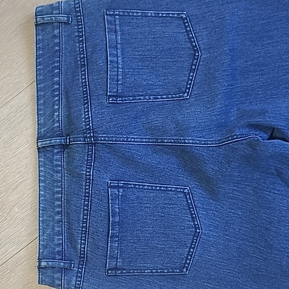 EUC J. McLaughlin Jeans Women's sz 12 Slim Straight Leg Mid Rise Denim Jeans - Picture 4 of 9